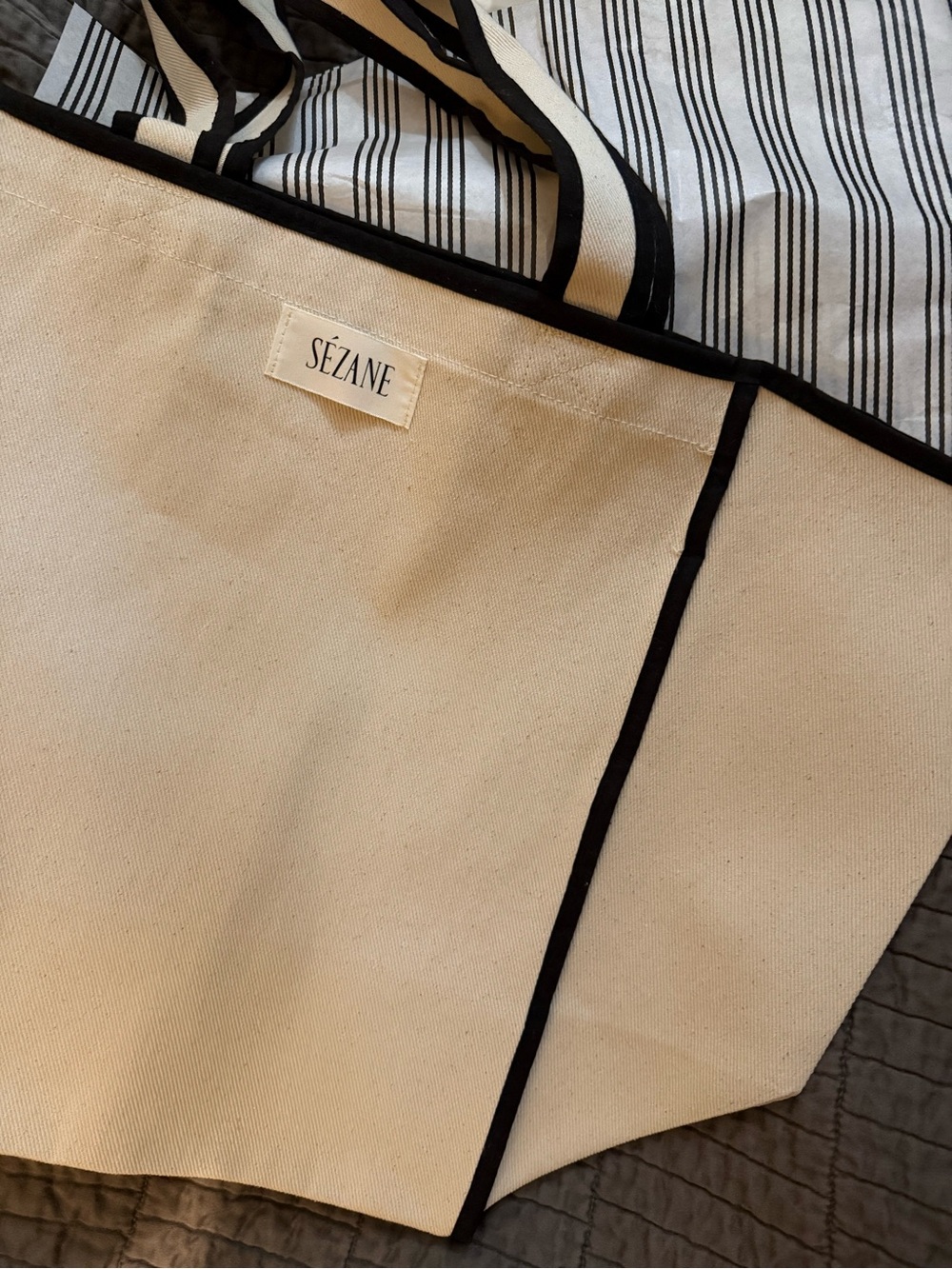 NWOT Sézane 2026 Tote Cream with Black Trim - Picture 3 of 3
